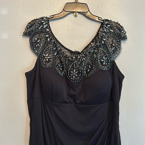 Beaded evening gown navy blue - Picture 1 of 7